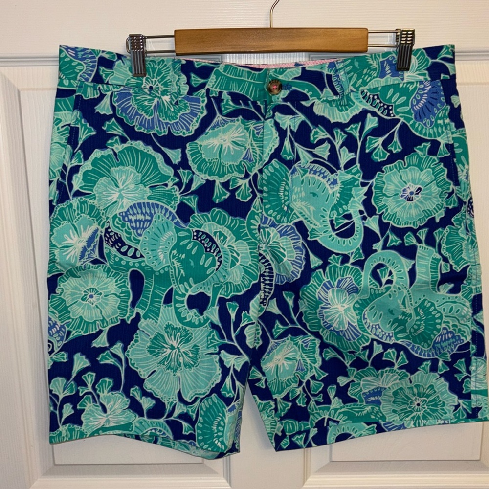 Men’s Lilly Pulitzer shorts size 36
